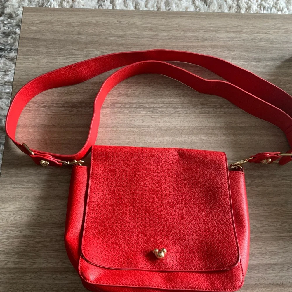 NWOT Disney Limited Edition Pin Collector Side Satchel Crossbody “Rare”